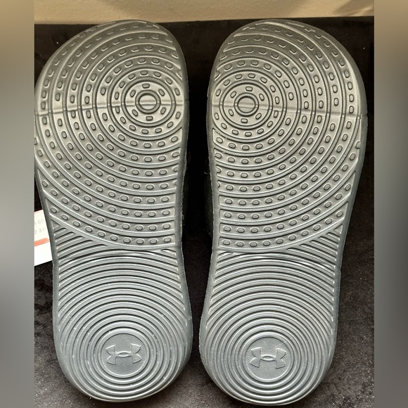 NEW Under Armour Black Womens Slides - Picture 3 of 3